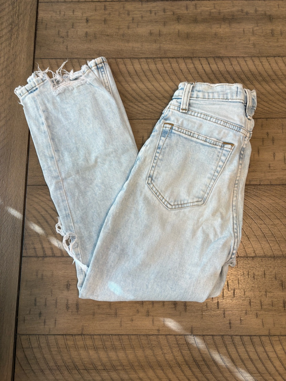 Abercrombie & Fitch Light Wash Ripped